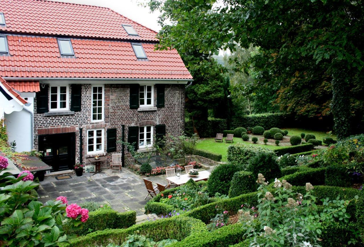 Landhaus In Idyllischer, Ruhiger Lage Und Flughafennaehe Ratingen Exterior foto